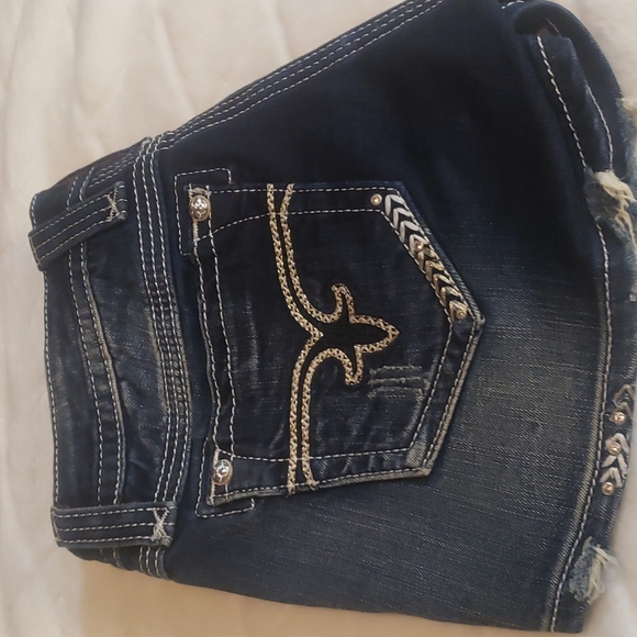 Ladies - Picture 2 of 6